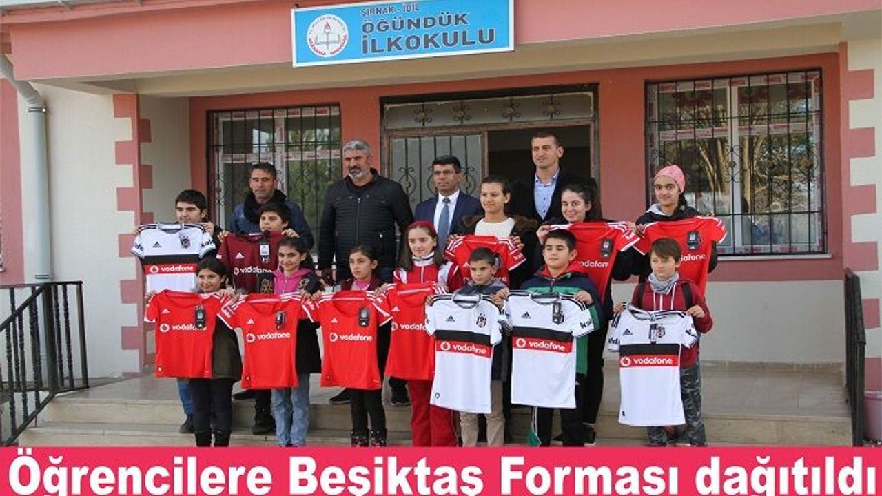 İdil 1937 Spor Kulübü İlçe Milli Eğitim Müdürlüğü Beşiktaş formasını dağıttı