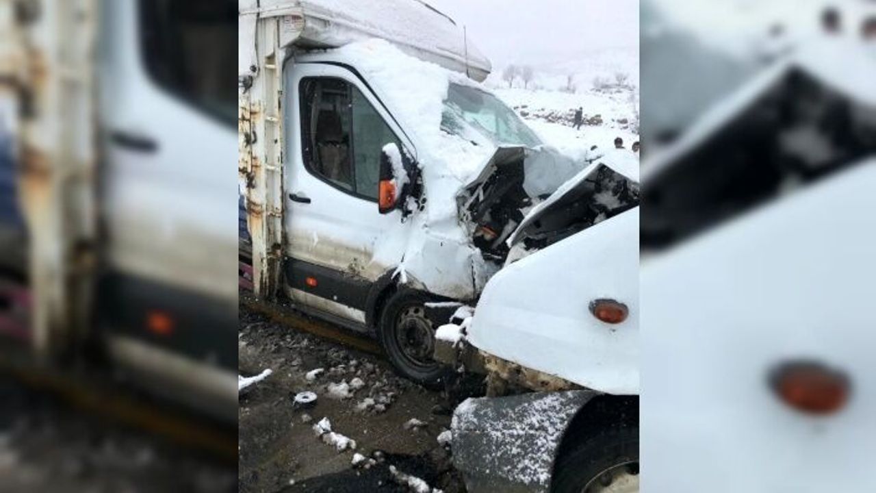 Şırnak'ta öğrenci servisi kaza geçirdi 11 öğrenci yaralandı