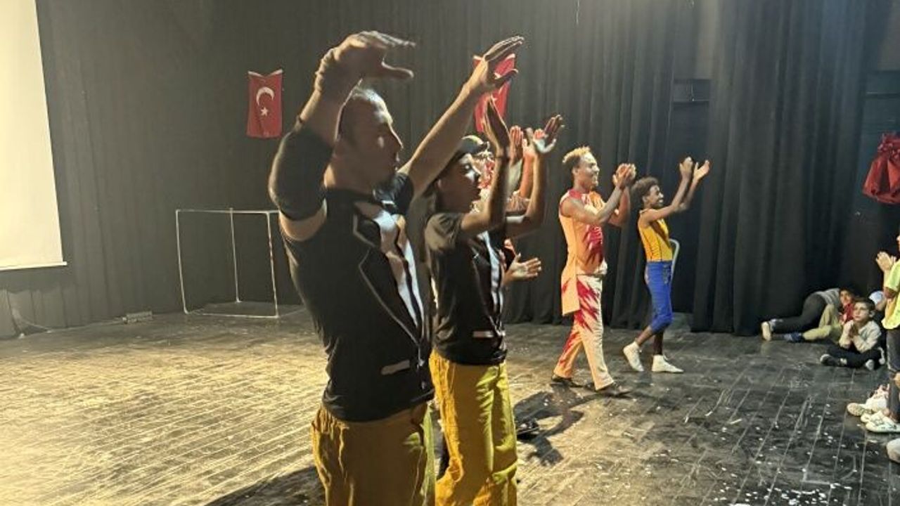 Sirk’ten İdil’de renkli gösteriler
