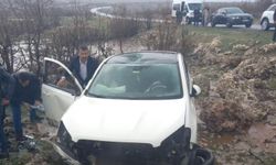 Midyat–İdil Yolunda Kaza: 2 Yaralı