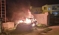 Park halindeki araç yandı