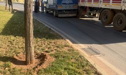 TIR ile Transit Çarpıştı: Trafik Kilitlendi