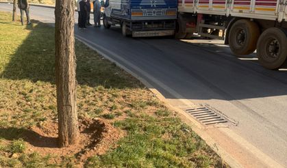 TIR ile Transit Çarpıştı: Trafik Kilitlendi