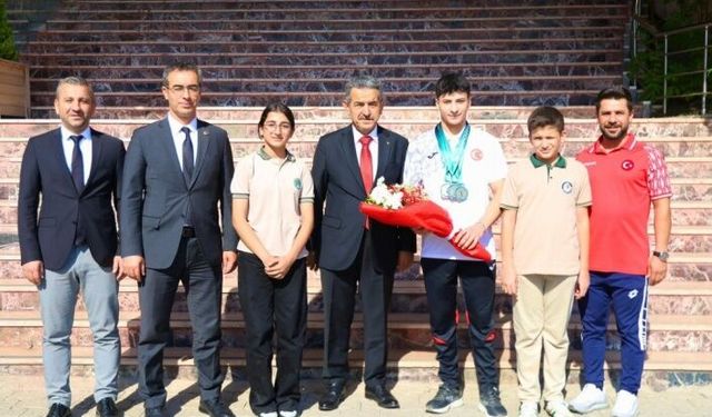 Şırnak’lı Milli Sporcu şampiyonada 3 Madalya aldı