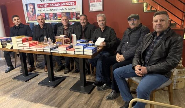 Hürşit Baran Mendeş kitaplarını imzalama günü düzenledi