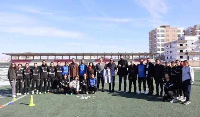 Adıgüzel’den İdil Demir Spor Futbol takımına ziyaret