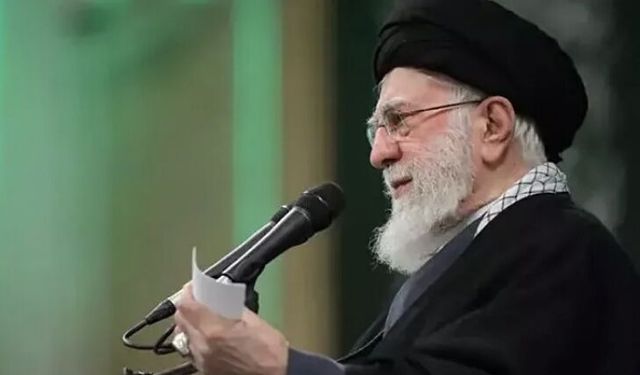 ABD İsrail Saldırısında İran lideri Ayatullah Ali Hamaneyi hayatını kaybetti