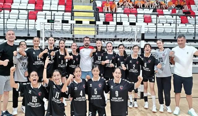 Idil Gençlik Spor Hentbol takımı Türkiye’de ilk 8’e kaldı