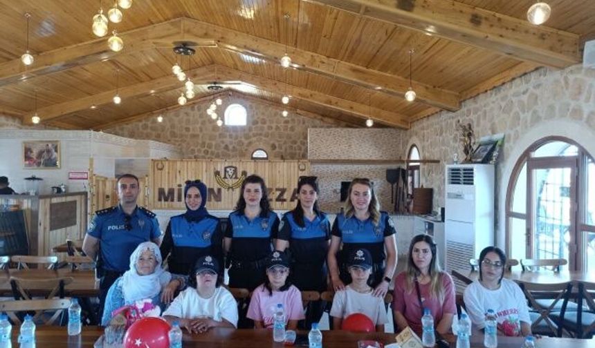 Özel çocuklara etkinlik