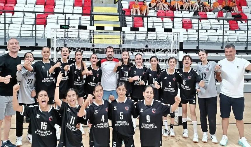 Idil Gençlik Spor Hentbol takımı Türkiye’de ilk 8’e kaldı