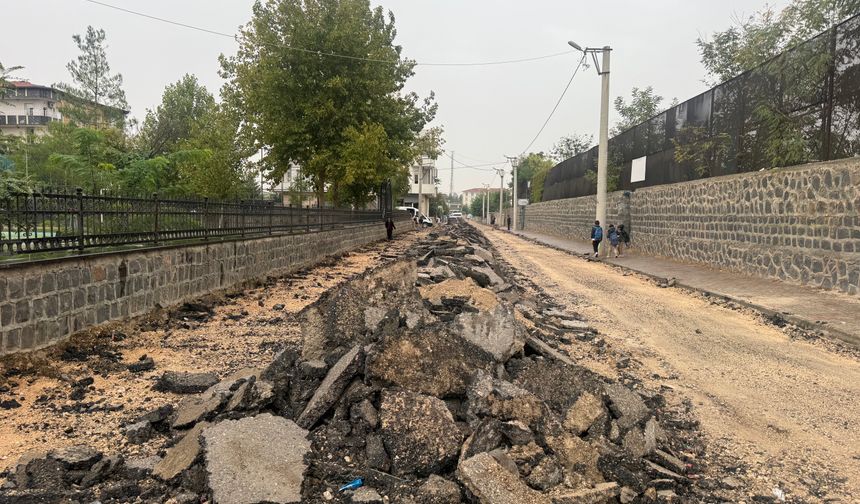 İdil Belediyesinden kış öncesi asfalt çalışması